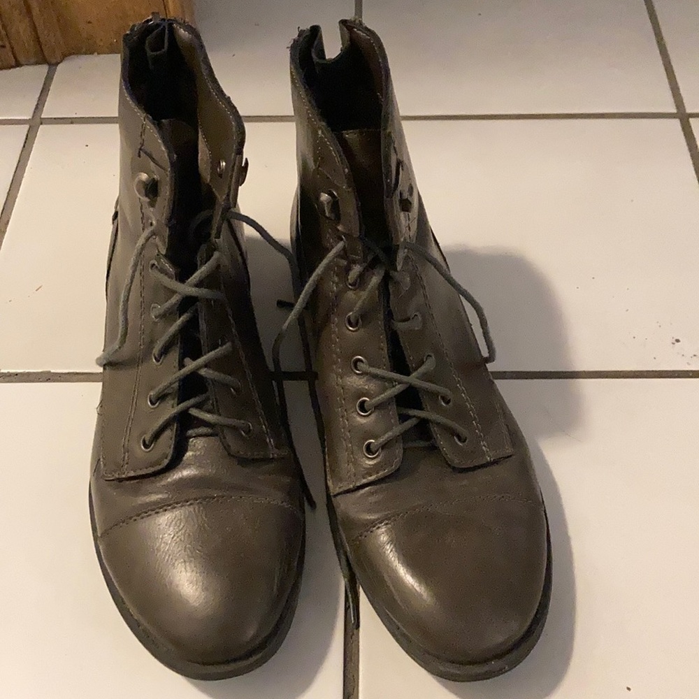 GH Bass leather boots